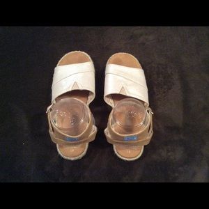 Toms sandals